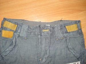 Contrast fabrics or trims changes colour due to bleeding from the shell fabric colour